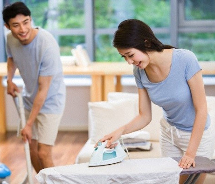Đàn ông giúp việc nhà, nên hay không?